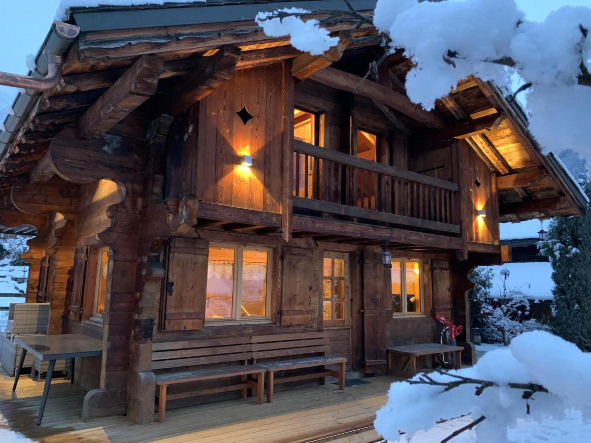 Alpen Lounge Villa Серво Екстериор снимка