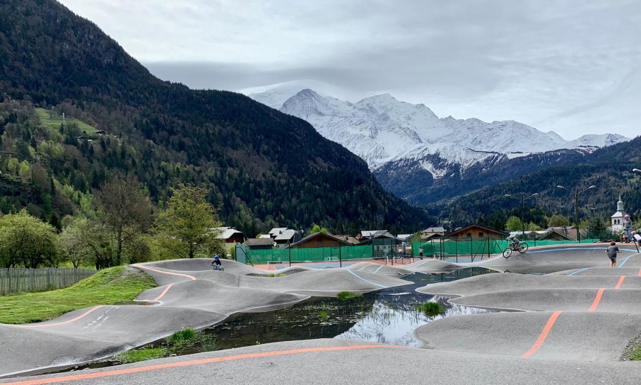 Alpen Lounge Villa Серво Екстериор снимка